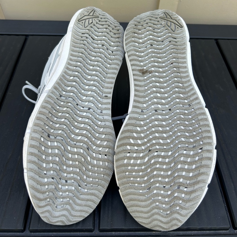 Women’s Reebok size 7.5 - Picture 5 of 6